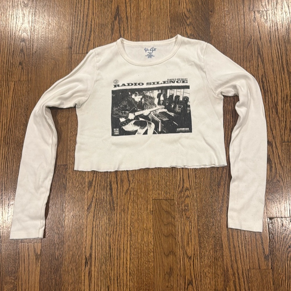 Brandy melville hailie crop radio silence top